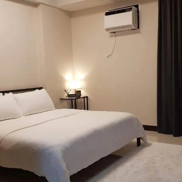 101 Newport blvd C2 4F by Rechelle Nunag, hotel en Manila