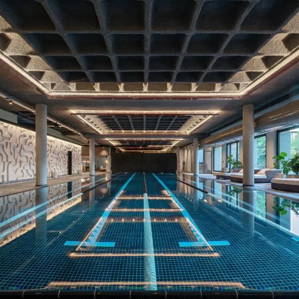 Mix Brussels --Gym & Wellness for adults only--, hotel in Brussel