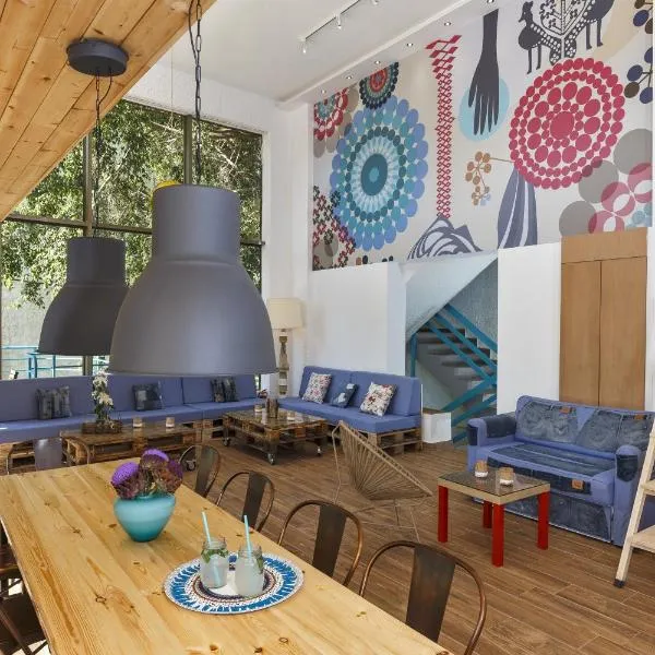 STAY Rhodes HoStel & Bar، فندق في بلدة رودس