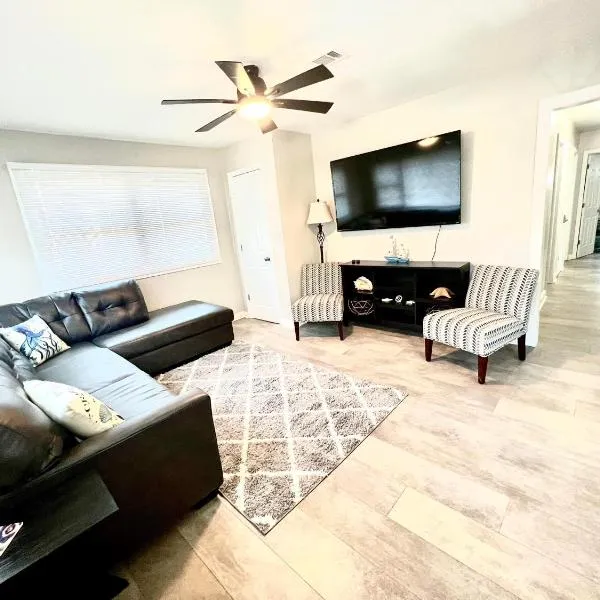 4/2 Home Close to Beach, Centrally located!, hotel in Gulfport