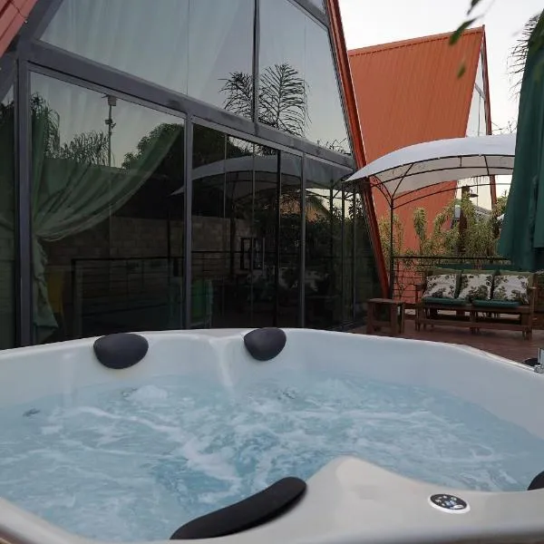 NOVÍSSIMOS Chalés Alto Padrão com Jacuzzi no Centro de Bonito, hotel em Bonito