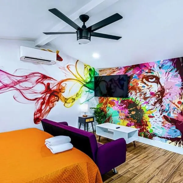 Phoenix Retreat - Studio with King Bed - 10 min from Airp - Unit C, hotel in Phoenix