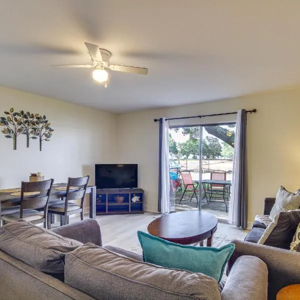 Airy Biloxi Condo with Patio Walk to Beach!, hotel in Biloxi