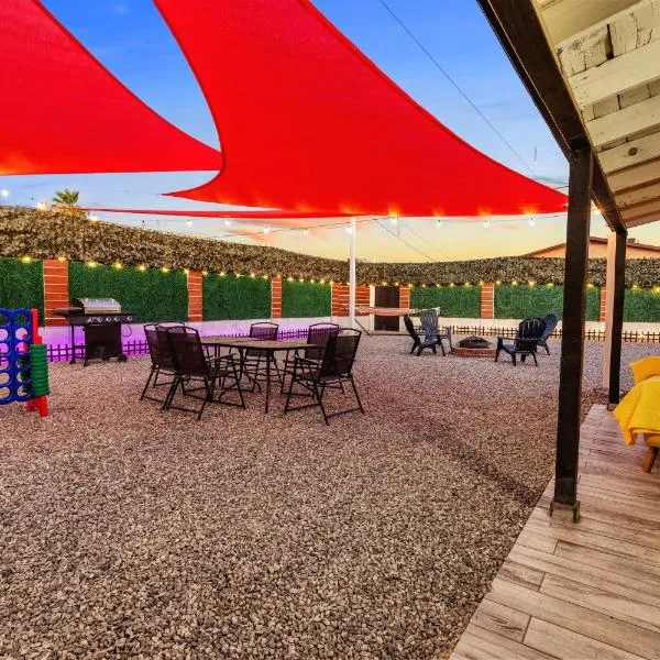 Phoenix Retreat - 1 Bedroom King Suite with 2 Smart TVs - 10 min from Airp - Unit B, hotel in Phoenix