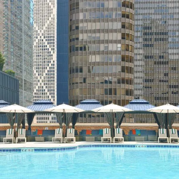 DoubleTree by Hilton Chicago Magnificent Mile, hotel in Chicago