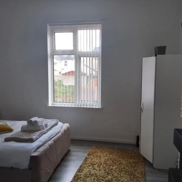 Zak Air B&B Stay 9 people's, готель у Бірмінгемі