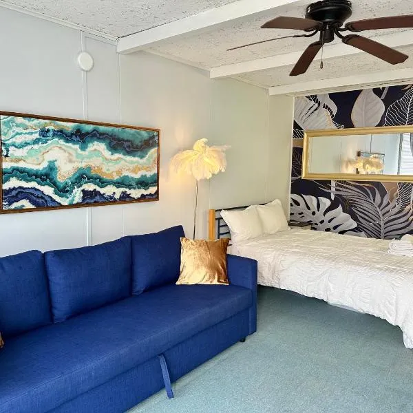 Cozy condo steps from the ocean and Seacrets, hotel in Ocean City