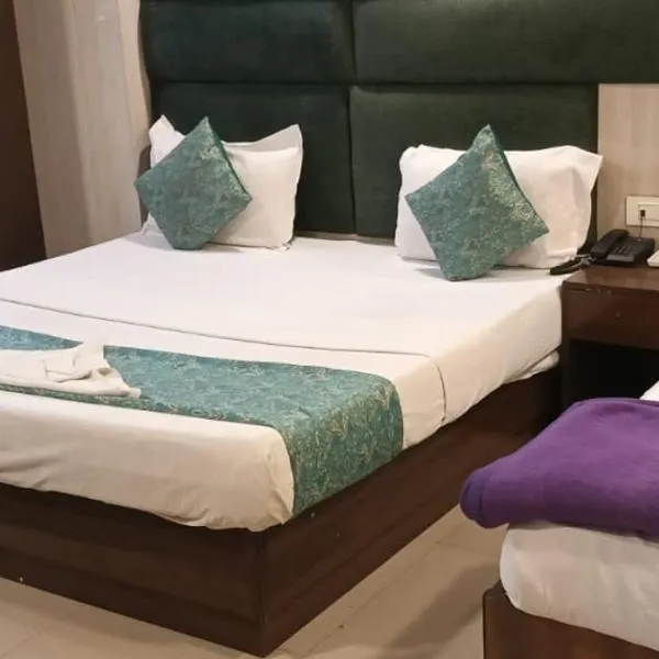 Hotel LOFT A Family Hotel Near IGI Airport Delhi, hotel in New Delhi